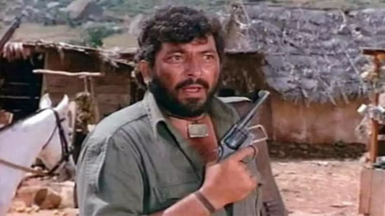 Iconic Villain Gabbar in the movie sholay asking the dates for holi festival